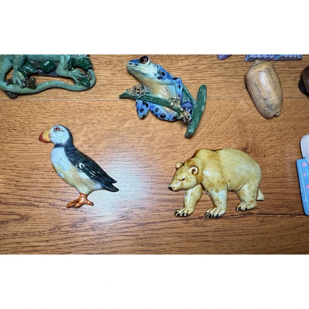 Vtg Animal Magnet Lot Iguana Frog Fish Bear Puffin Shells Tropical Decor Cottage